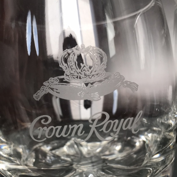2 CROWN ROYAL Drink glasses🍻 - Picture 2 of 6